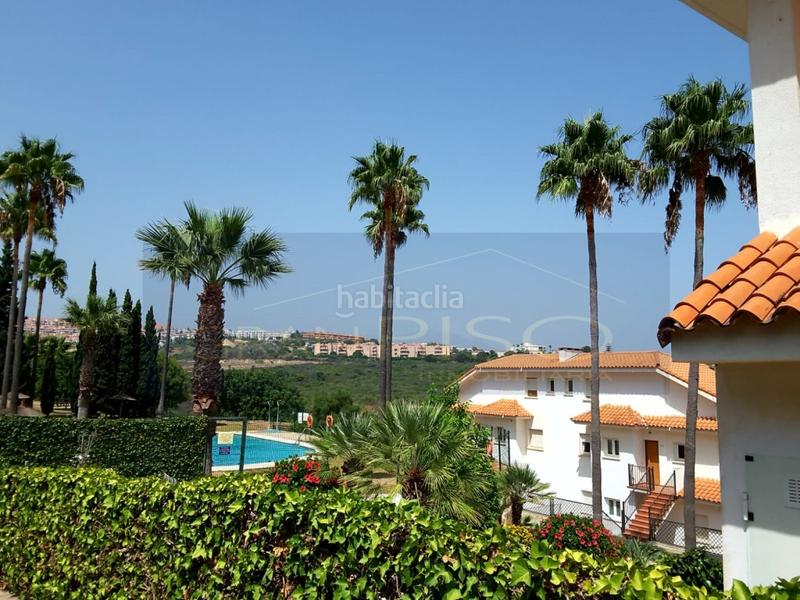 Foto eb9b6a52-ce1d-4ba9-84d2-c1e2a9a333f8. Apartamento precioso apartamento con licencia turística y amplia terraza con vistas al mar en Manilva