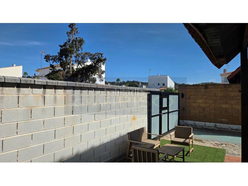 Foto cc3d92b8-5085-46a3-bfeb-4f2cb5a4eb67. Xalet a Castellar de la Frontera