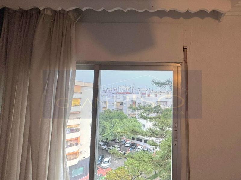 Foto aeb7a7af-59cc-4900-b7b4-cab5ff0cc6fe. Pis a Zona Calvario Estepona