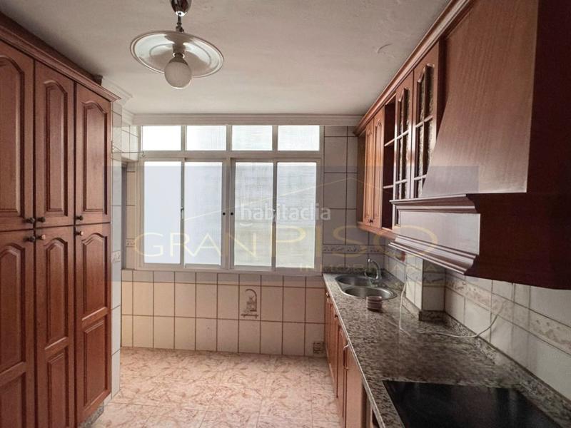 Foto c4d933e9-ac1d-40bd-95d2-119155795ab9. Pis a Zona Calvario Estepona