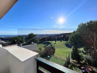 Flat  Urbanizacion hacienda casares (ur15). 1.linea de golf, piso de 3 habitaciones con terraza y vistas al