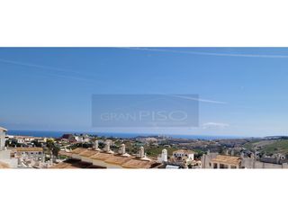 Ático  Calle utopia. Luminoso ático de 1 dormitorio con 2 terrazas y vistas impresion