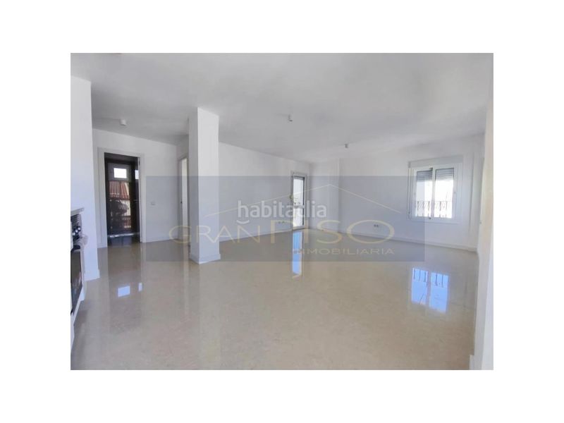 Foto 3532427c-4d67-448d-aae8-cbe02c065136. Apartament amb piscina a San Luis de Sabinillas Manilva