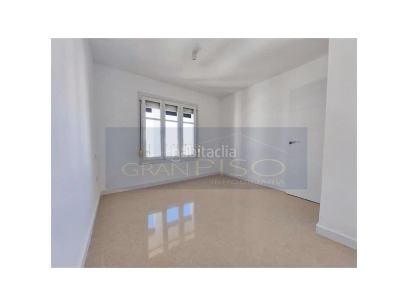 Foto a33efbc3-106e-48cb-a0b0-9500e63a574f. Apartament amb piscina a San Luis de Sabinillas Manilva