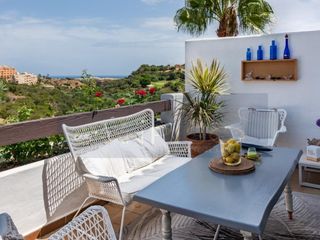 Flat  Urbanización duquesa village. Magnifico piso de 2 habitaciones con terraza y vistas al mar en