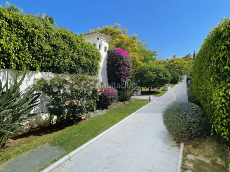 Foto 06769630-83ed-416a-9f04-b0375851390c. Erdgeschoss mit parking pool in La Concha - Resina Golf Estepona