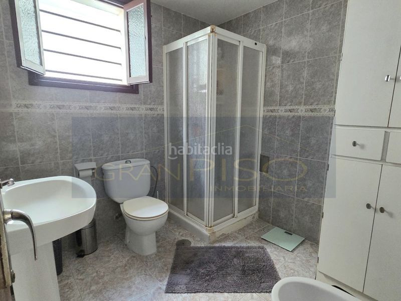 Foto 1656bb3d-3d91-42a5-916d-a7ce8e6c18c6. Casa amb aparcament a Centro Estepona