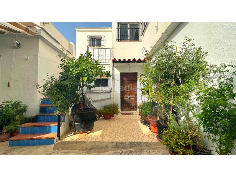 Foto 7a135da0-f2ba-42a6-9486-b53d3d651fb0. Casa amb aparcament a Centro Estepona