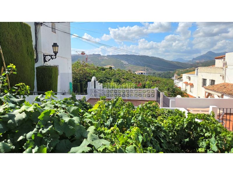 Foto 4a234e9c-d1f5-4f64-b4b8-56dccaffab16. Casa adossada amb aparcament piscina a Manilva pueblo Manilva
