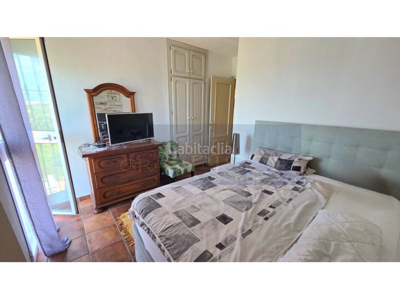 Foto 567d27b4-2168-4b70-a93d-e9ea23c8da56. Casa adossada amb aparcament piscina a Manilva pueblo Manilva