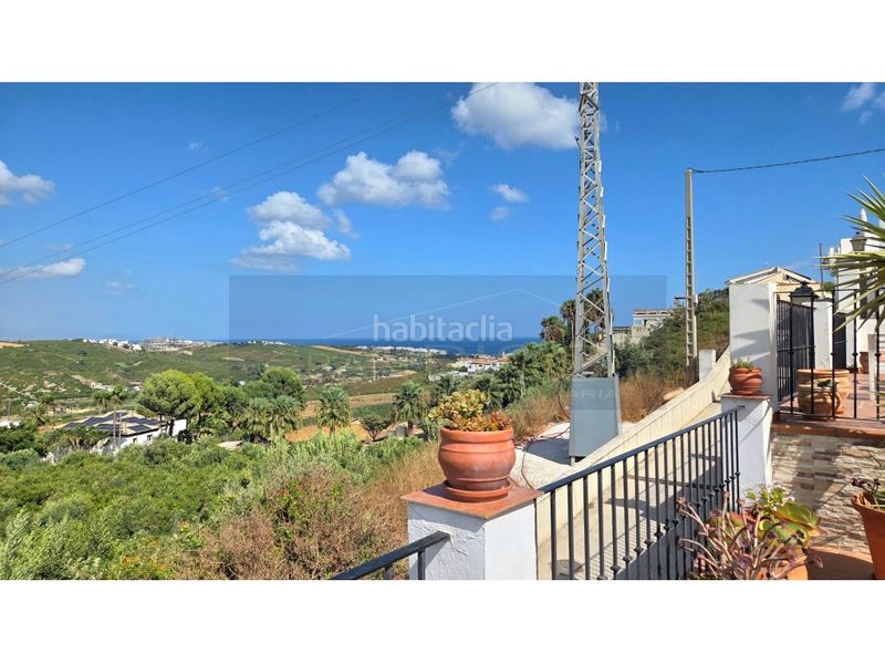 Foto b0b095d8-f1e3-4c95-b07d-dc461399cd7f. Casa adossada amb aparcament piscina a Manilva pueblo Manilva