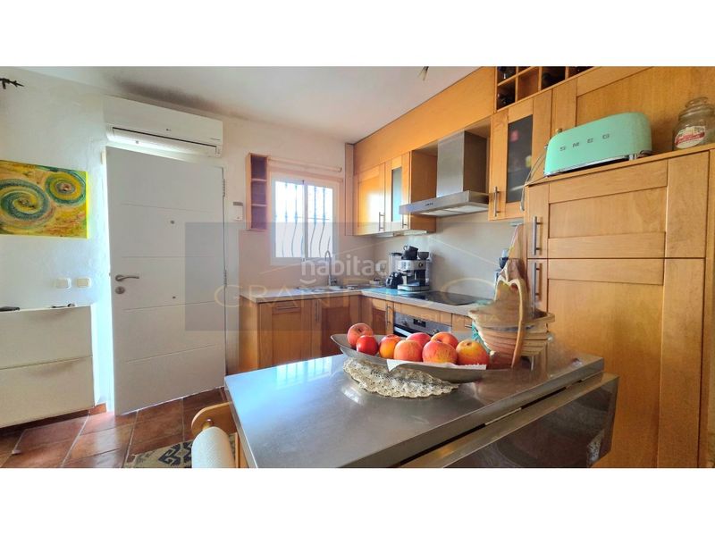 Foto b765fa28-e25f-4221-a8d8-16caa7d61a22. Casa adossada amb aparcament piscina a Manilva pueblo Manilva