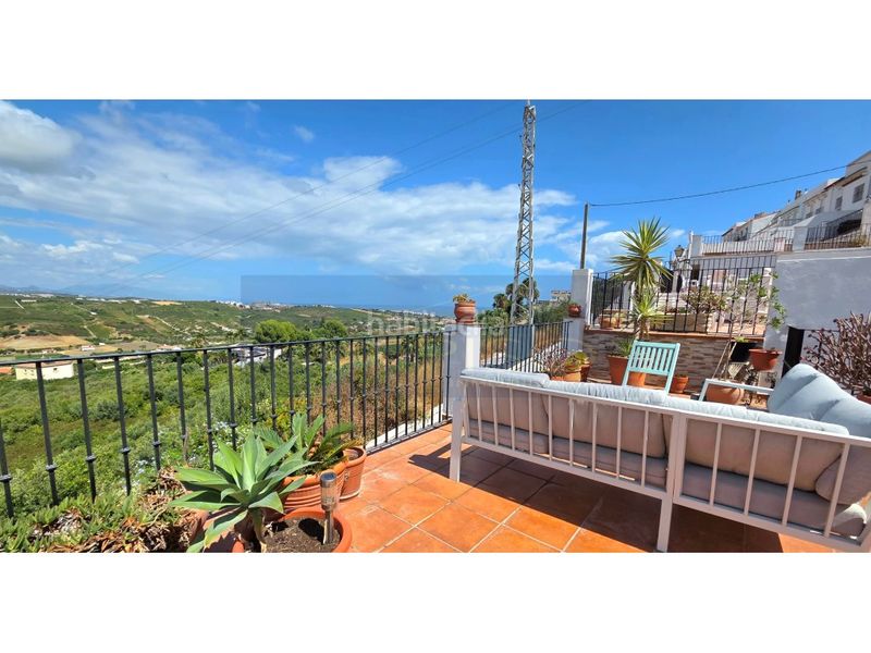 Foto dc243ff7-6205-47c1-bf65-bcfaa25ca6ed. Casa adossada amb aparcament piscina a Manilva pueblo Manilva