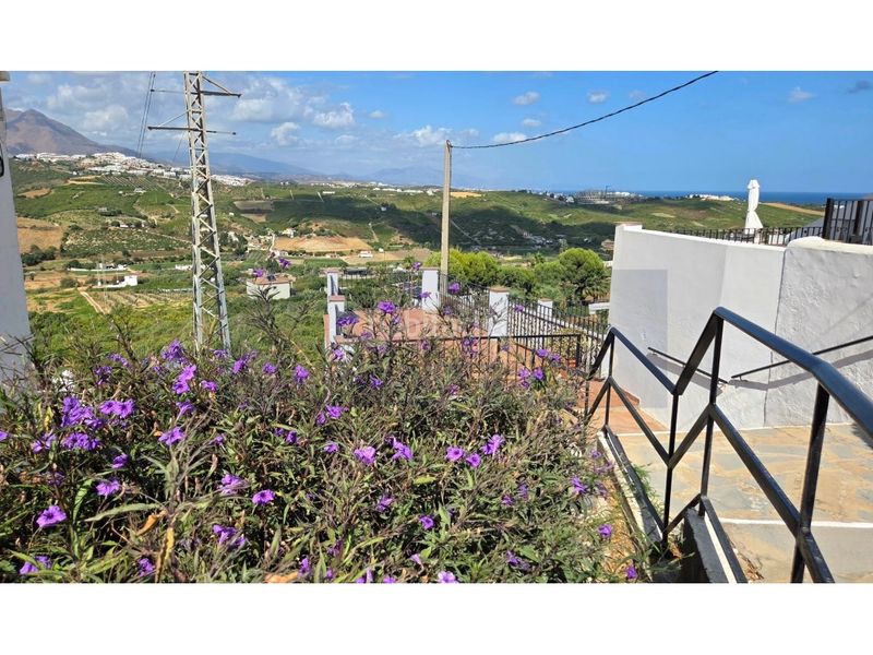 Foto f1c87242-e1bd-4a56-a407-3105b8b5c5d3. Casa adossada amb aparcament piscina a Manilva pueblo Manilva