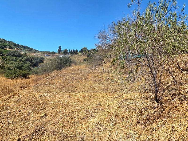 Foto b8d9c947-0d94-4a5d-9bc8-526d2753a9a9. Masía terreno rústico con vistas al mar, agua y naturaleza a los pies de sierra bermeja en Estepona