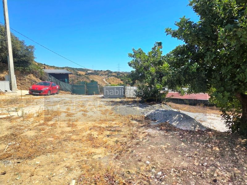 Foto dc515a47-d223-4264-9d96-b69c9165e6bd. Masía terreno rústico con vistas al mar, agua y naturaleza a los pies de sierra bermeja en Estepona