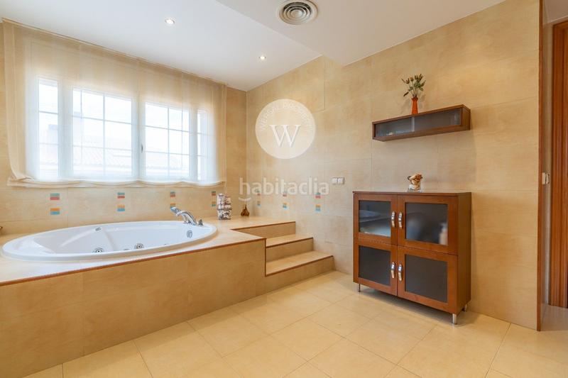 Foto 00d3407f-0398-46f6-bdb1-5c289bb05e97. Chalet lujoso chalet independiente en Covamar Salou