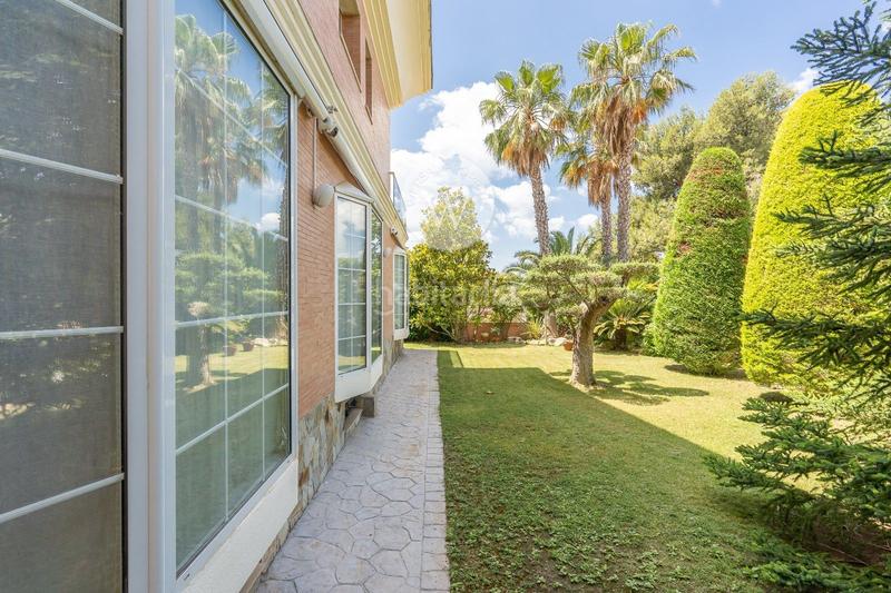 Foto 01461307-c8e3-4ea3-9e5c-9464f30b0a61. Chalet lujoso chalet independiente en Covamar Salou