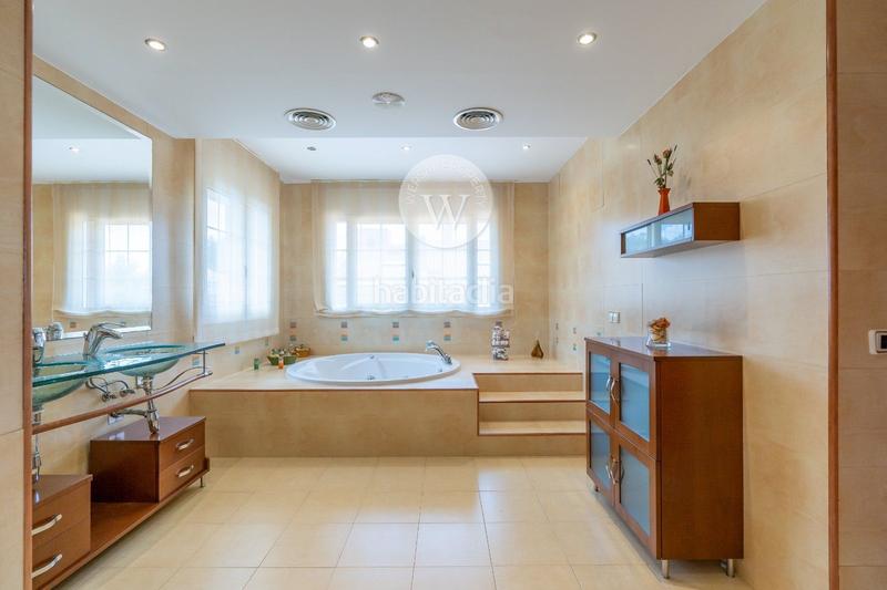 Foto 0c24fd3c-40b7-4294-9fde-b02ce7ffd433. Chalet lujoso chalet independiente en Covamar Salou