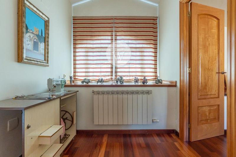 Foto b9cd6bc8-b348-4dc2-aae6-311c28236d68. Chalet lujoso chalet independiente en Covamar Salou