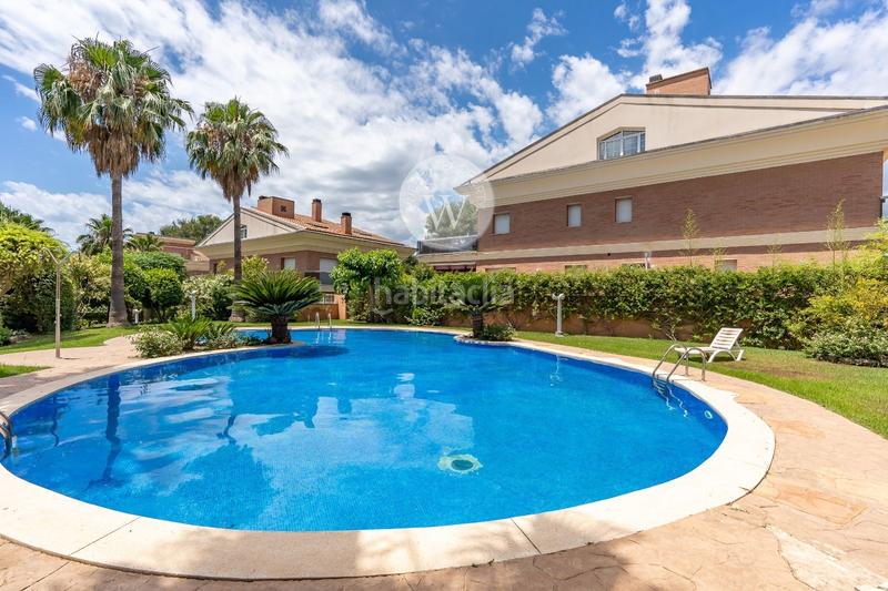 Foto be2a36ad-8726-4e40-ac32-cb43aa715f46. Chalet lujoso chalet independiente en Covamar Salou