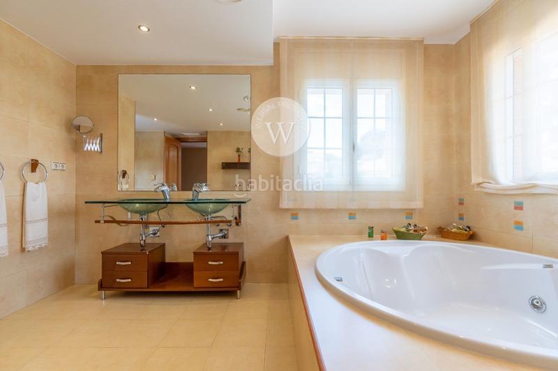 Foto e06e2be5-8f20-4c75-b67d-c9a24991155a. Chalet lujoso chalet independiente en Covamar Salou