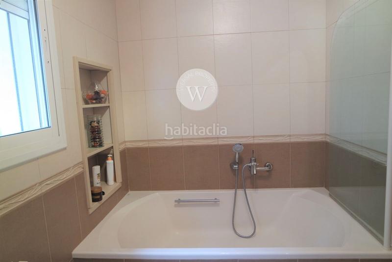 Foto 25c18e6b-2eed-4a61-a80f-99a97d03f78e. Chalet casa independiente en cap en Plaça Europa - Port Aventura Salou