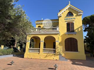 Casa a Jaume i 3. La villa enriqueta es una casa del municipio de salou tarragones