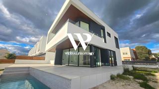 Xalet  Soria. Chalet de lujo a estrenar a pocos metros de la playa de cambrils