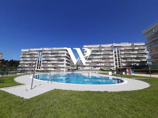 Pis  Viladomat. Apartamento con terraza, piscina y vistas amplias