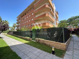 Pis a Calle ametlla de mar 11. Piso en planta baja con jardn