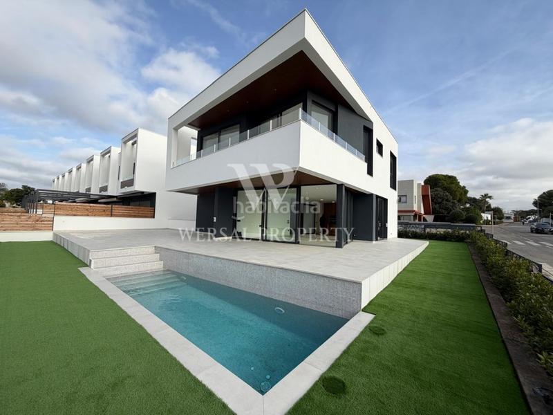 Foto a80f1499-0240-47cb-9bf0-6ef71ec44dd9. Xalet a calle soria 22 a mar Cambrils Cambrils