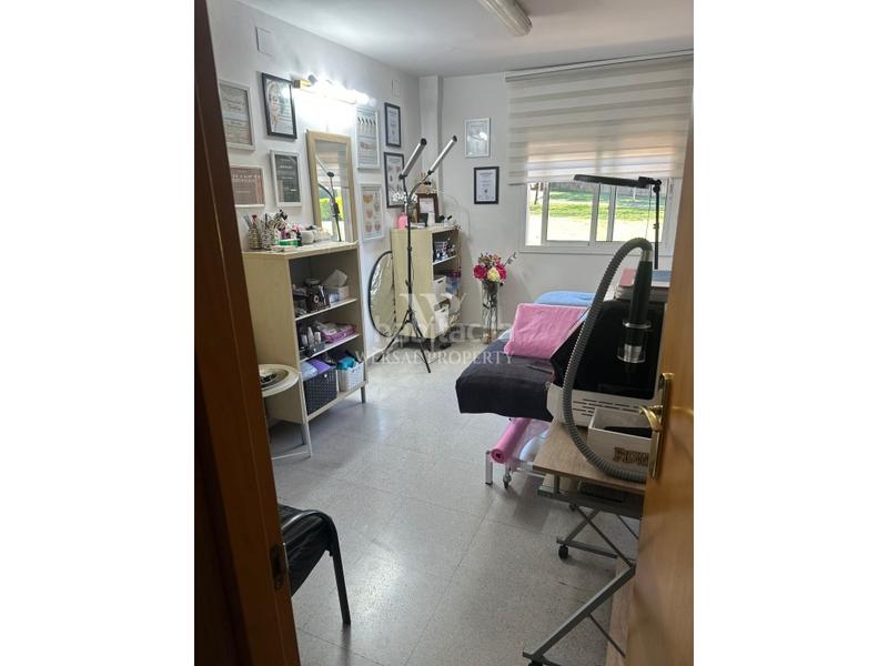 Foto 0d408cd5-292f-4991-a705-6923c580d418. Trapasso locale commerciale in avinguda de l'estatut 20 in Rubí