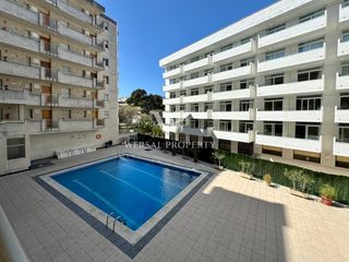 Apartamento en Calle murillo 5. Apartamento con licencia turística y piscina en salou