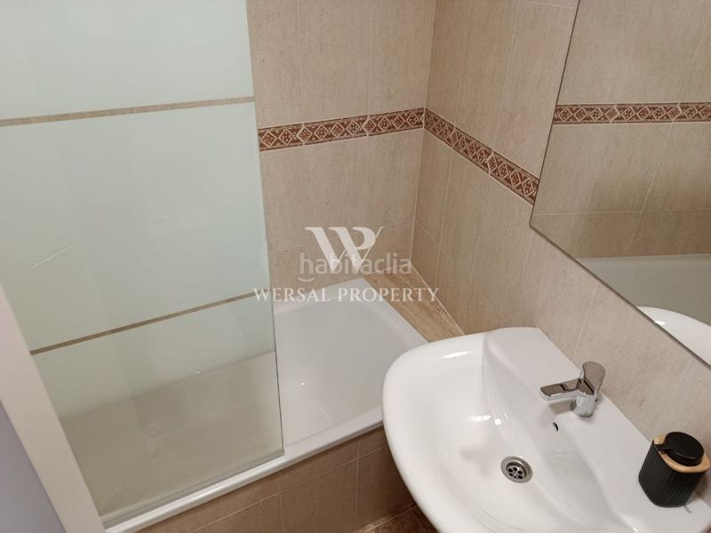 Foto 3604b93f-9652-47c6-85c3-2c8eac1b247a. Casa adossada a calle pau casals 24 a Ampolla (L´)