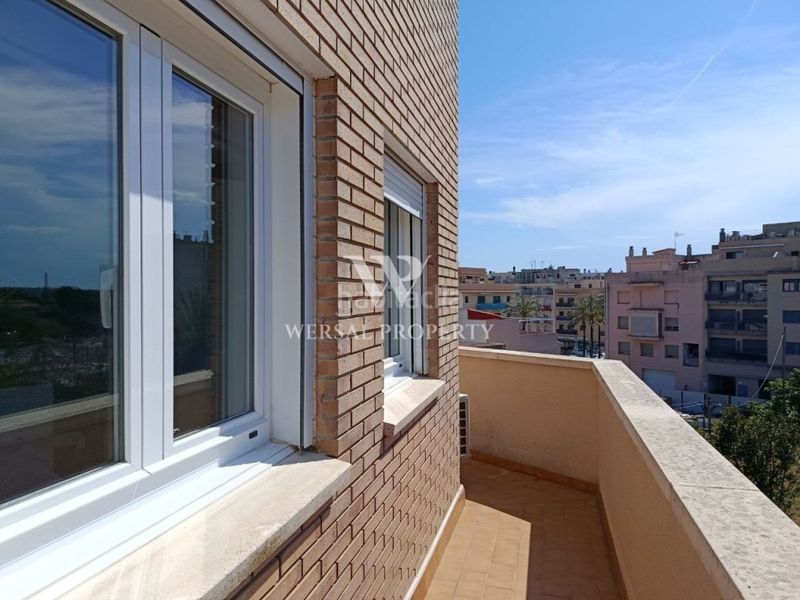 Foto 366f40d3-e197-4c26-8b3f-34bf355ab07b. Casa adossada a calle pau casals 24 a Ampolla (L´)