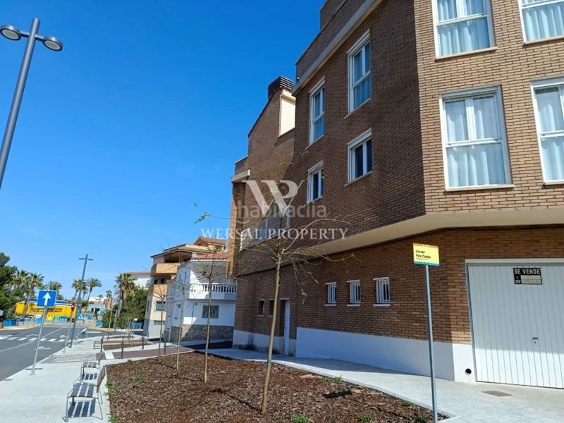 Foto b62f8b1e-e0f3-4740-b58b-5fc0694a36d7. Casa adossada a calle pau casals 24 a Ampolla (L´)