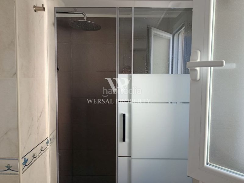 Foto c4afc890-6029-4d04-91c9-ce52a48e3aef. Casa adossada a calle pau casals 24 a Ampolla (L´)