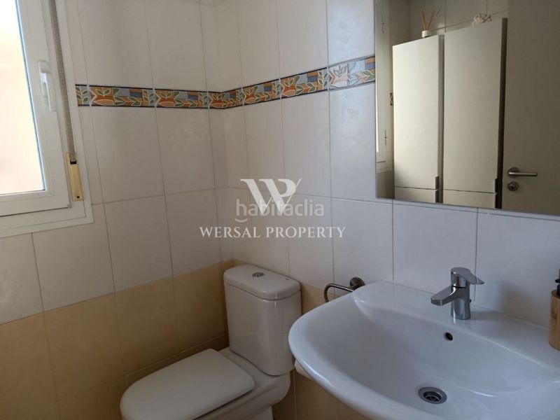 Foto c5da1d30-7925-41ed-baff-384026a4a252. Casa adossada a calle pau casals 24 a Ampolla (L´)