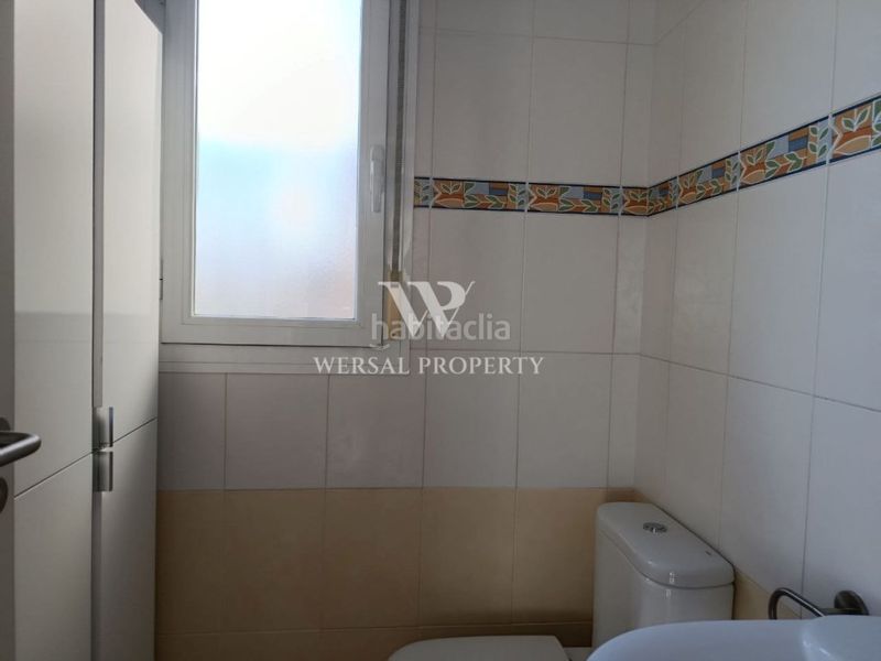 Foto c72ab327-545f-451b-a4f7-2c59eed37037. Casa adossada a calle pau casals 24 a Ampolla (L´)