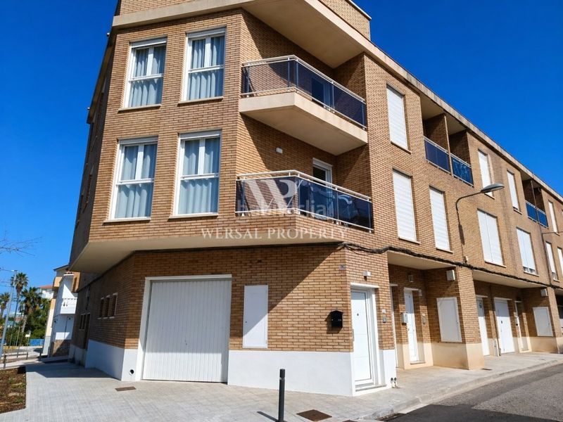 Foto cd15a315-e19f-4515-809b-1d867ed1d7b2. Casa adossada a calle pau casals 24 a Ampolla (L´)