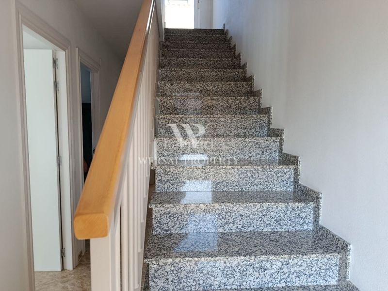 Foto e0be3a5d-41ef-4b28-9cf9-90c9aab18aea. Casa adossada a calle pau casals 24 a Ampolla (L´)