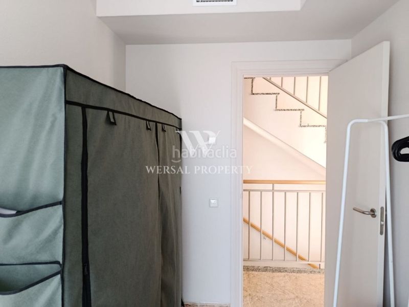 Foto fc7b02ed-01de-4571-9fbd-f99e829f7a19. Casa adossada a calle pau casals 24 a Ampolla (L´)