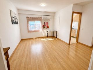 Flat in Calle carril 6. Piso en salou