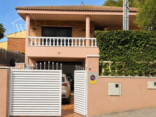 Chalet  Avenida frança 41. Chalet individual en calafell con piscina privada