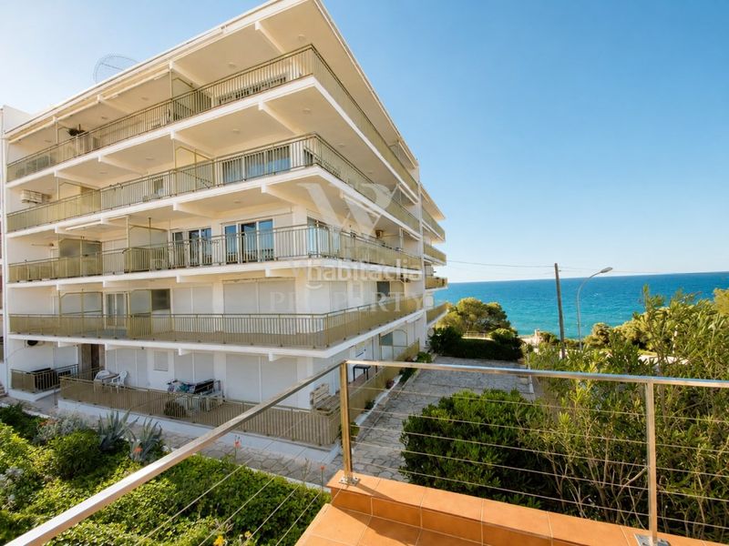 Foto a160eb23-3e53-45f9-add0-0cef02da505e. Apartament a calle cala de la font 35 a pla de maset - cap de Salou Salou