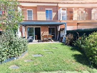 Casa adosada  Avinguda cinquena. Chalet adosado en perfecto estado, espacioso y con mucha luz