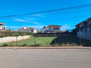 Terreny residencial  Carrer de les flors de lliri 65. Solar urbano situado zona residencial la verdaguera