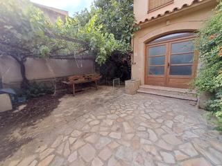 Edifici  Plaça del comte. Edificio residencial céntrico en la torre de l'espanyol