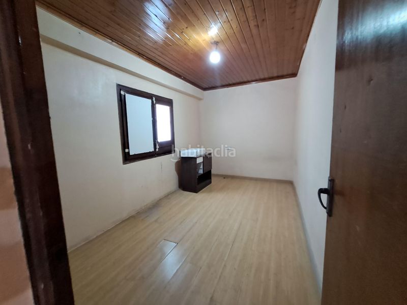 Foto dd600ec8-a099-4ff7-a9da-6a4b073dbe2d. Edificio  esquinero en el centro de la población en Móra d´Ebre